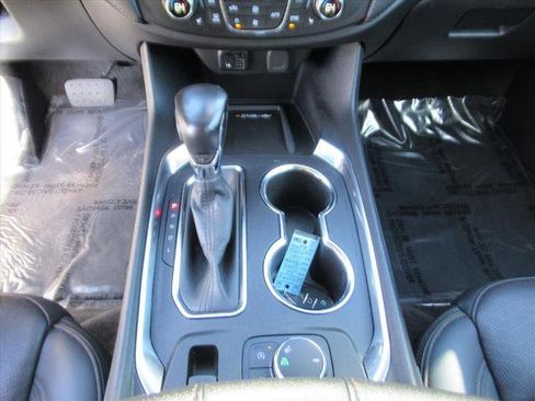 Used 2022 Chevrolet Traverse High Country image 19