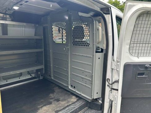 Used 2019 Ford Transit 150 130 Low Roof RWD image 25