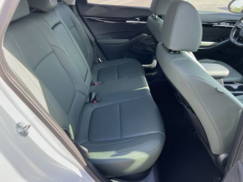 Certified 2025 Kia Seltos SX w/ SX Sunroof Package image 15