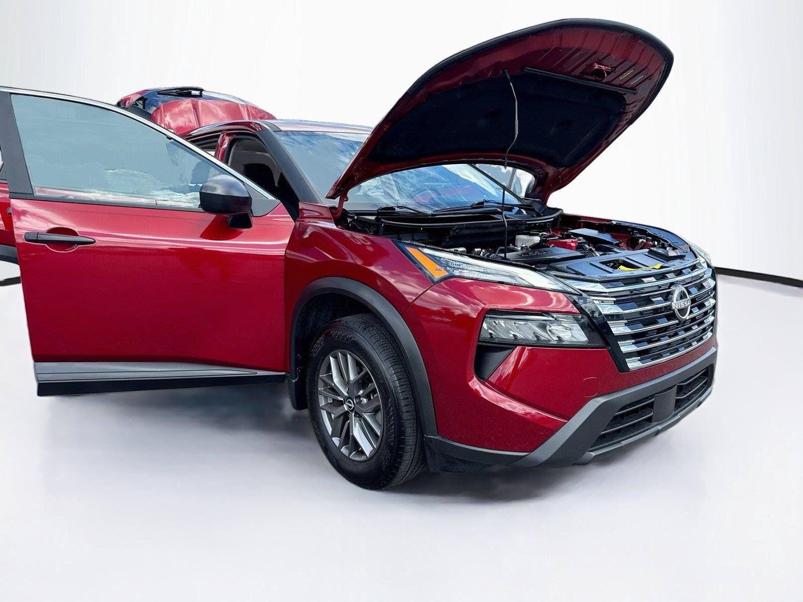 Used 2025 Nissan Rogue S FWD image 37