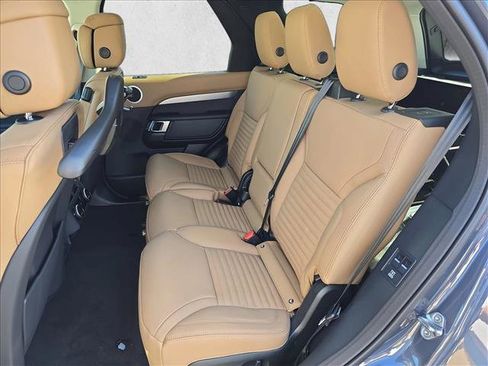 New 2026 Land Rover Discovery Limited Edition image 14