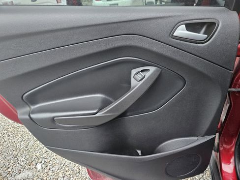 Used 2019 Ford Escape SEL image 18