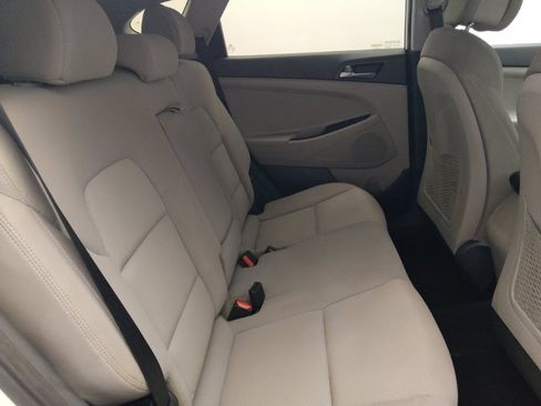 Used 2016 Hyundai Tucson SE w/ Option Group 02 FWD image 19