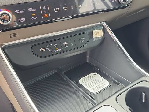 New 2026 Kia Carnival EX FWD image 27