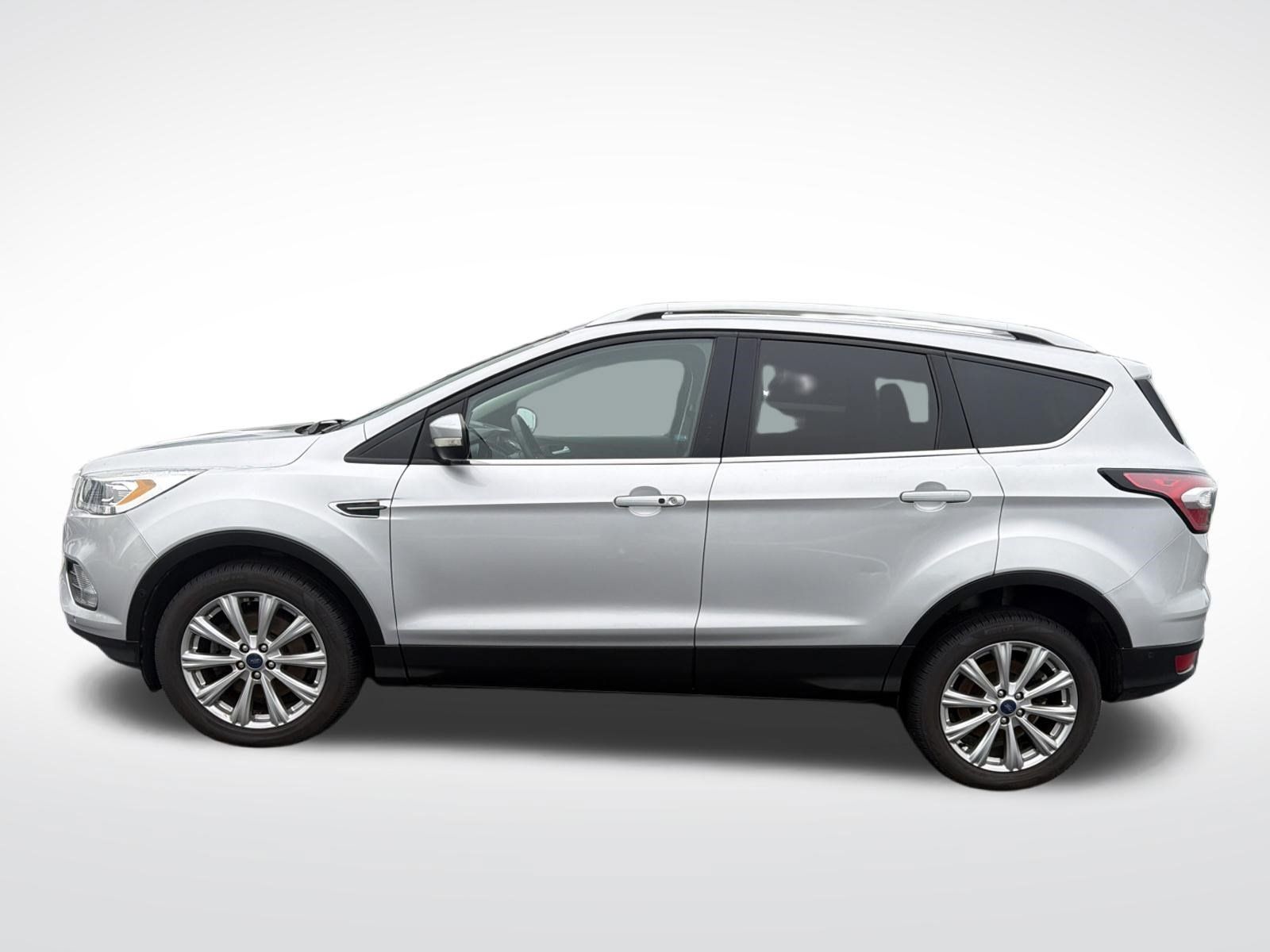 Used 2017 Ford Escape Titanium w/ Canadian Touring Package AWD/4WD image 16