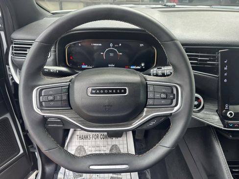 Used 2024 Jeep Wagoneer Series II w/ Flexible Seating Group image 14