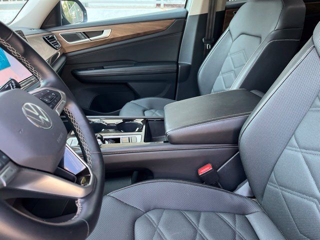Used 2025 Volkswagen Atlas SE FWD image 9