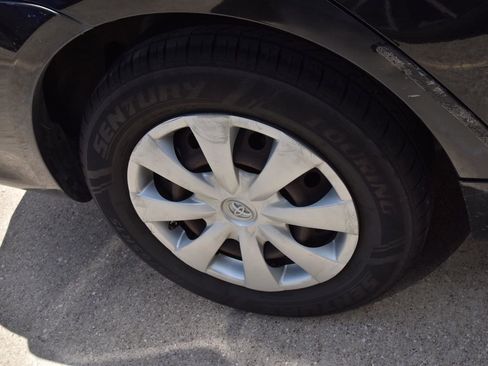 Used 2012 Toyota Corolla L FWD image 11