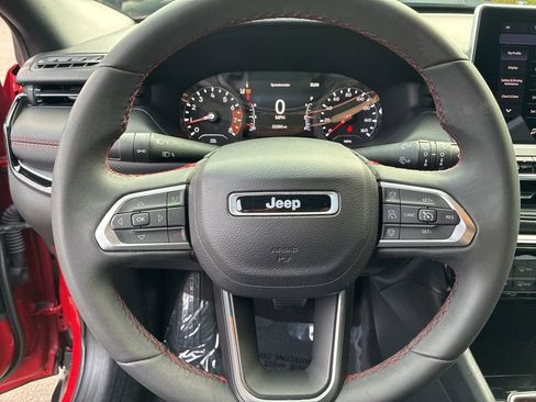 Used 2023 Jeep Compass Trailhawk image 11