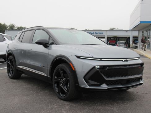 New 2026 Chevrolet Equinox EV RS image 3