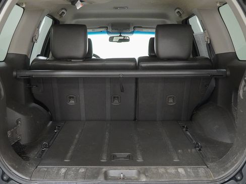 Used 2012 Nissan Xterra PRO-4X w/ Pro-4x Leather Pkg AWD/4WD image 10