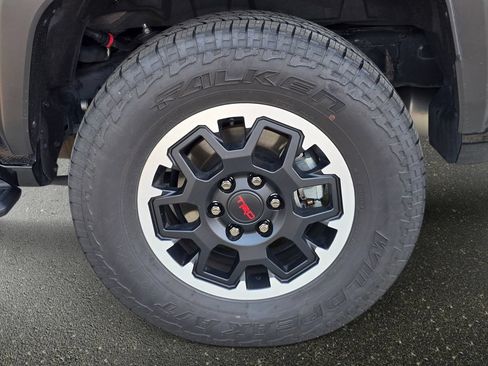 Used 2025 Toyota 4Runner TRD Off-Road AWD/4WD image 35