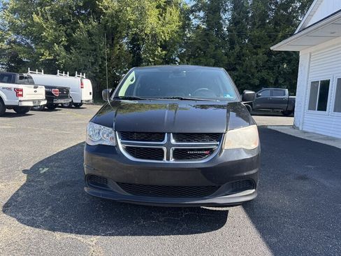 Used 2019 Dodge Grand Caravan SE FWD image 30