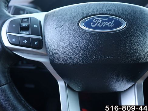 Used 2024 Ford Explorer XLT image 27