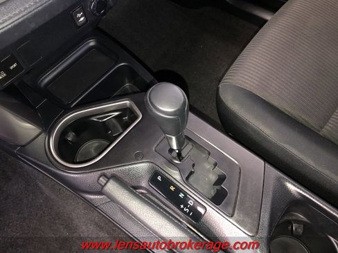 Used 2018 Toyota RAV4 LE image 11