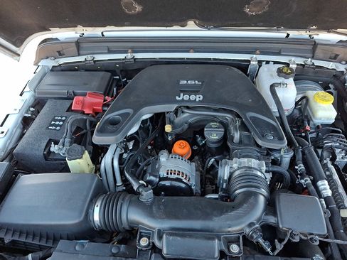 Used 2018 Jeep Wrangler Unlimited Sport S image 27