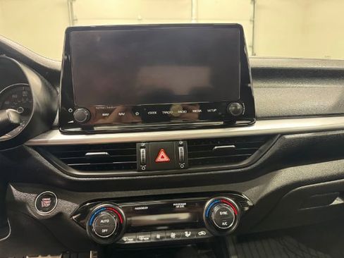 Used 2023 Kia Forte GT-Line w/ GT-Line Premium Package image 24