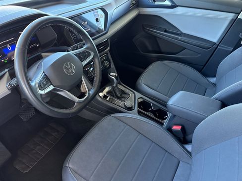 Used 2024 Volkswagen Taos SE AWD/4WD image 11
