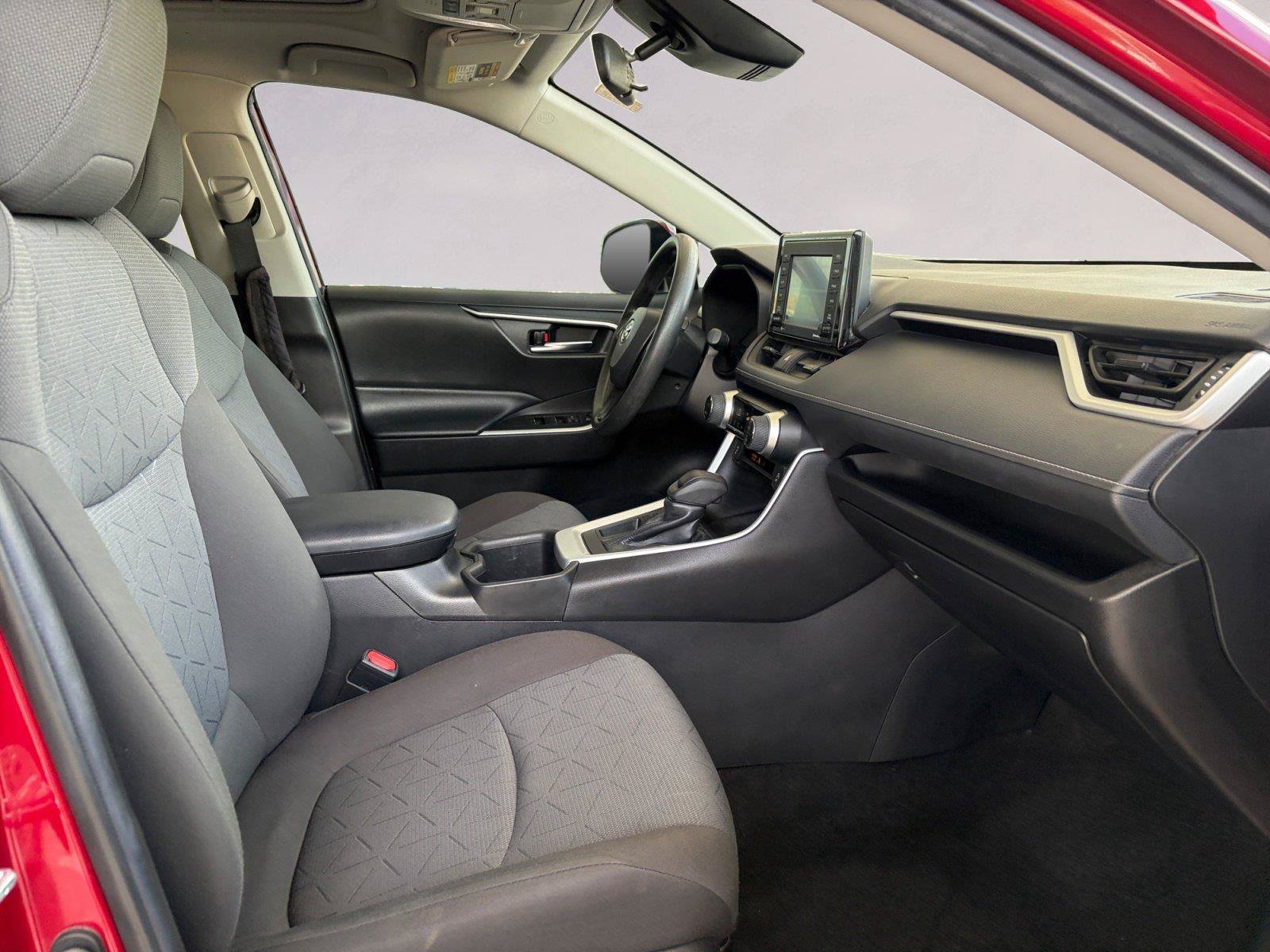 Used 2022 Toyota RAV4 XLE w/ Convenience Package FWD image 15