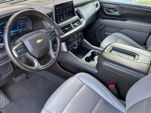 Used 2024 Chevrolet Suburban LT image 10