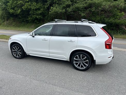 Used 2017 Volvo XC90 T6 Momentum w/ Vision Package AWD/4WD image 4