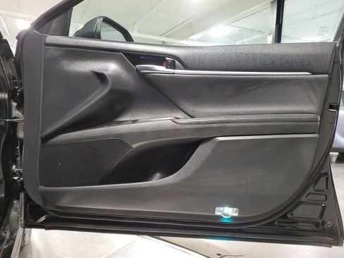 Used 2019 Toyota Camry XSE image 26