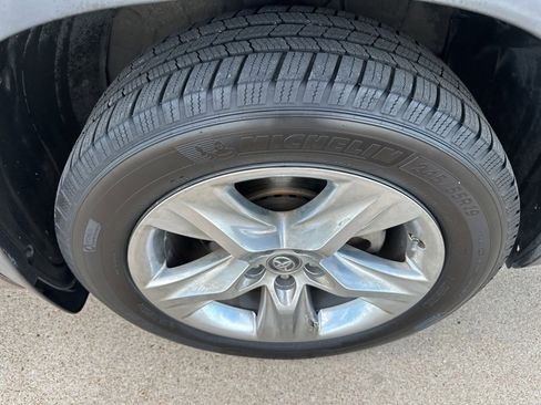 Used 2019 Toyota Highlander Limited image 20