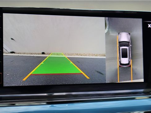 Certified 2023 Bentley Bentayga image 19