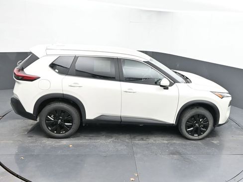 Used 2023 Nissan Rogue SV image 44