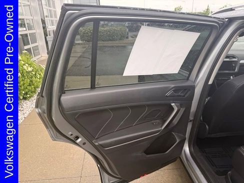 Used 2022 Volkswagen Tiguan SE w/ Panoramic Sunroof Package AWD/4WD image 20