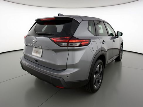 Used 2025 Nissan Rogue SV image 9