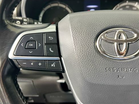 Used 2021 Toyota Highlander LE image 18