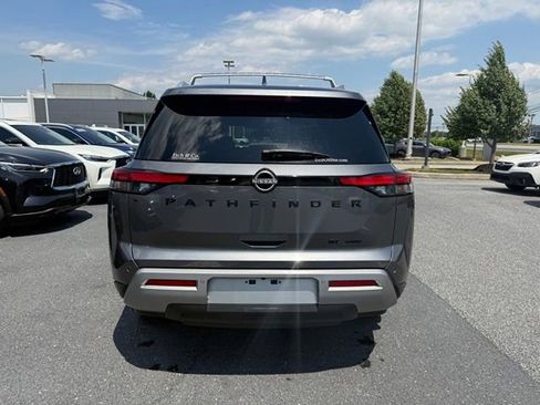 Used 2022 Nissan Pathfinder SL w/ Lighting Package (N92) AWD/4WD image 11