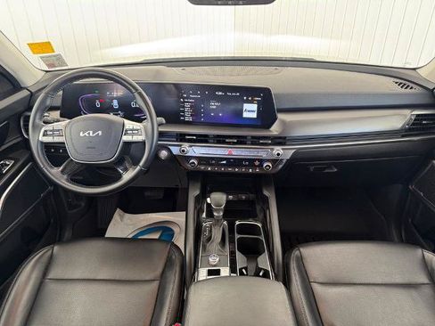 Used 2024 Kia Telluride LX FWD image 3