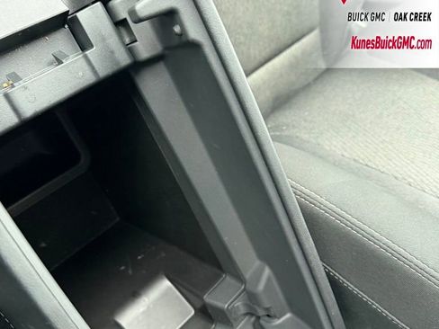 Used 2025 Nissan Rogue SV AWD/4WD image 19