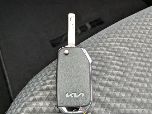 Used 2022 Kia Soul LX image 26