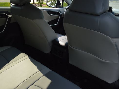 Used 2019 Toyota RAV4 XLE Premium w/ Cold Weather Package AWD/4WD image 22