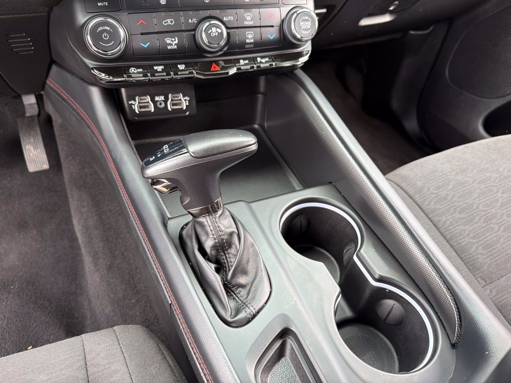 Used 2025 Dodge Durango GT AWD/4WD image 14