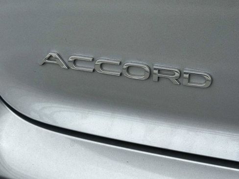 Used 2023 Honda Accord EX-L image 5