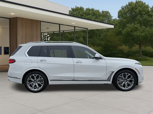 Used 2025 BMW X7 xDrive40i image 6