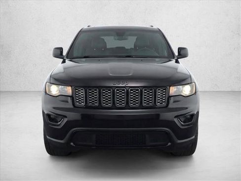 Used 2020 Jeep Grand Cherokee Altitude image 2