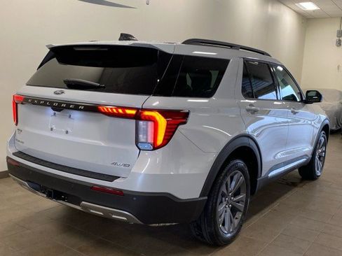 New 2025 Ford Explorer Active w/ Active Comfort Package image 9