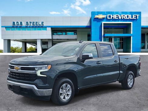 Used 2025 Chevrolet Silverado 1500 LT image 2