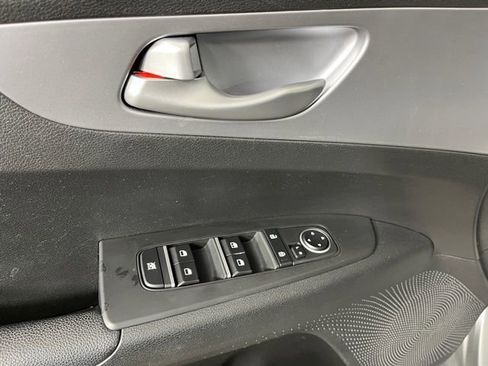 Used 2022 Kia Forte LXS image 16