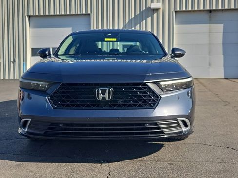 Used 2025 Honda Accord Touring image 2