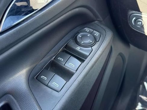 Used 2019 Chevrolet Equinox LT w/ Driver Convenience Package AWD/4WD image 18