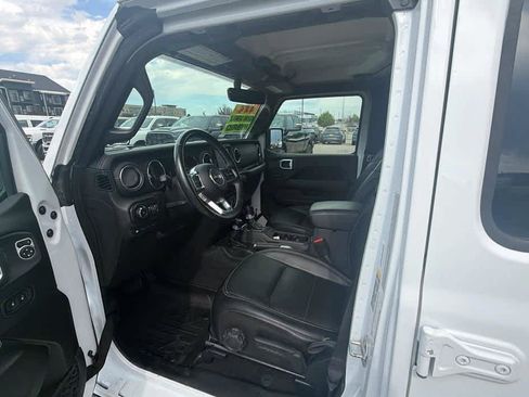 Used 2021 Jeep Wrangler Unlimited Sahara w/ Cold Weather Group AWD/4WD image 12