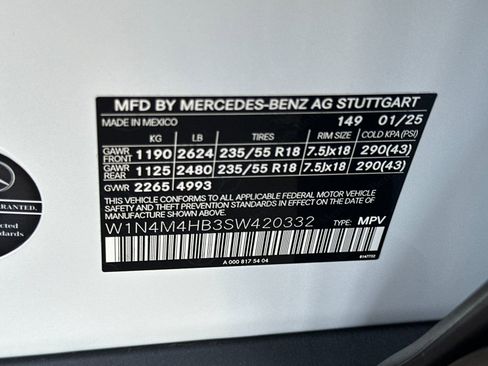 Certified 2025 Mercedes-Benz GLB 250 4MATIC image 27