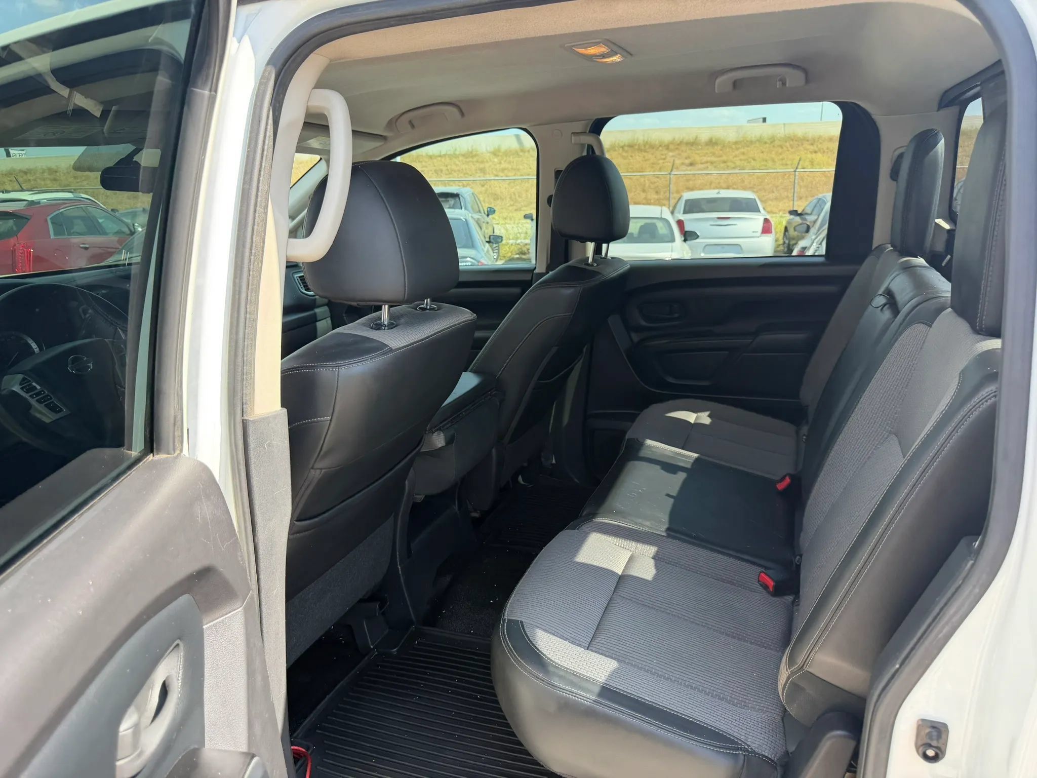Used 2017 Nissan Titan S RWD image 8