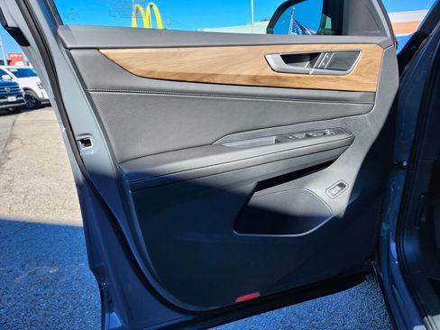 New 2026 Volkswagen Atlas SE image 9